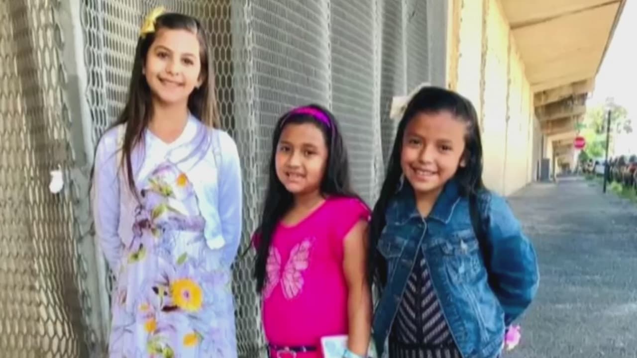 <b>Tres niñas hispanas mueren calcinadas cuando intentaban salir por la ventana de un edificio en llamas.</b>
<br>
<br>Se trata de dos hermanas y su mejor amiga. Ahora las familias están intentando conseguir el dinero para el funeral, pero no cuentan con los recursos. 
<b><a href="https://www.univision.com/shows/primer-impacto/necesitan-ayuda-para-costear-los-funerales-tres-ninas-mueren-calcinadas-dentro-de-un-edificio-en-llamas" target="_blank">Para conocer cómo ayudarlos clic aquí</a></b>.