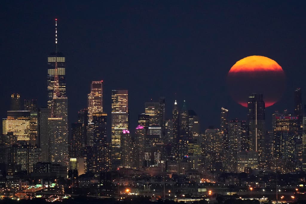 La primera superluna del mes fue este martes 1 de agosto. La siguiente superluna será el miércoles 30 de agosto.