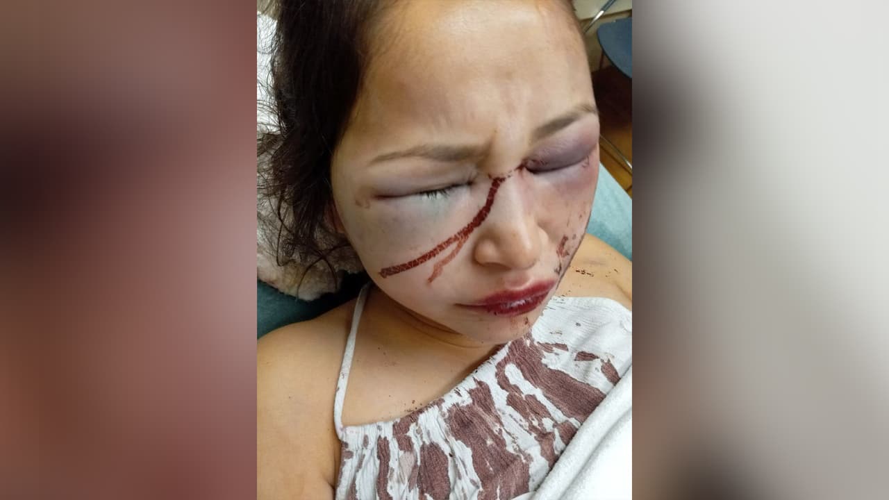 Prisca cuenta que convencó al hombre y se detuvo en una gasolinera para comprarle una bebida, 
<b>ella se hizo la dormida</b> y cuando él bajo del vehículo, ella saltó al asiento del conductor, el hombre golpeaba la ventana pero ella logró huir.