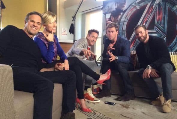 Comenzó la gira de promoción de la cinta de superhéroes y Robert Downey Jr. y compañía se la pasan divertidísimos.