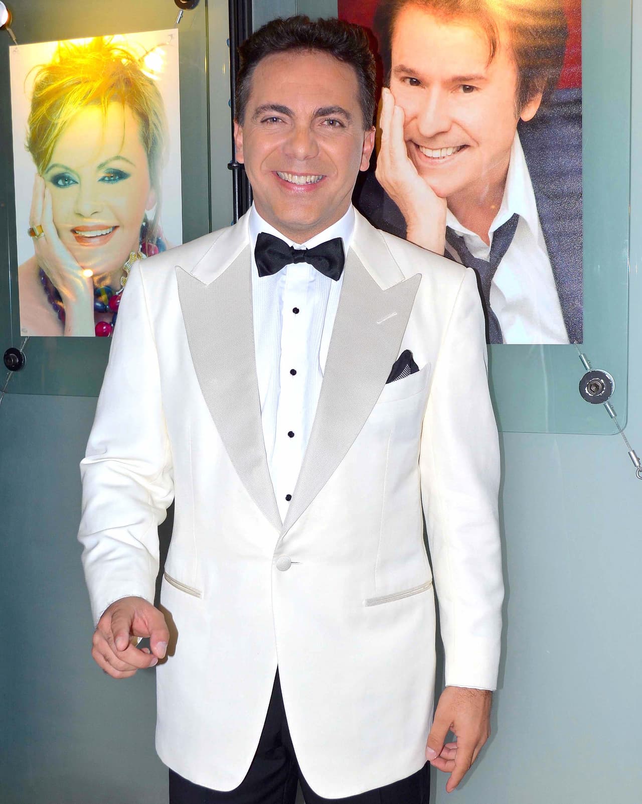 Christian Castro también participa en la canción 'Luz'. / Asimismo, vendrán incluidas canciones que marcaron visitas pasadas como ‘Amigo’, la cual fue interpretada por Roberto Carlos.