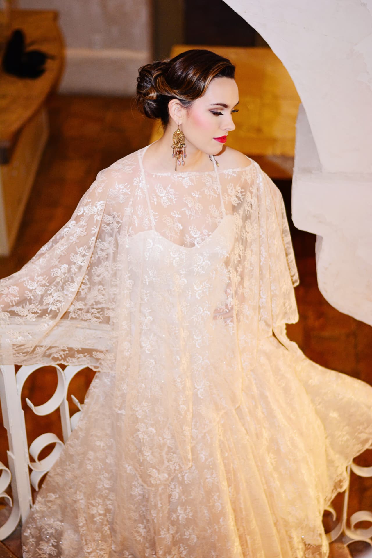 La equipo de fotógrafos liderados por Beatriz Medina capturó hermosas prendas inspiradas en el amor en la Villa Antonia en Austin.