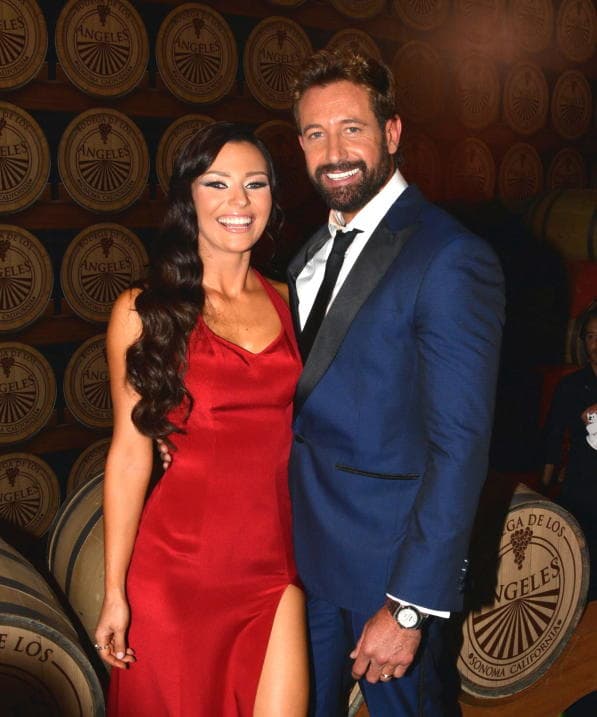 La ruptura se dio a la mitad de las grabaciones de la telenovela 'Vino el amor', proyecto donde la actriz conoció a Gabriel Soto. 
<br>