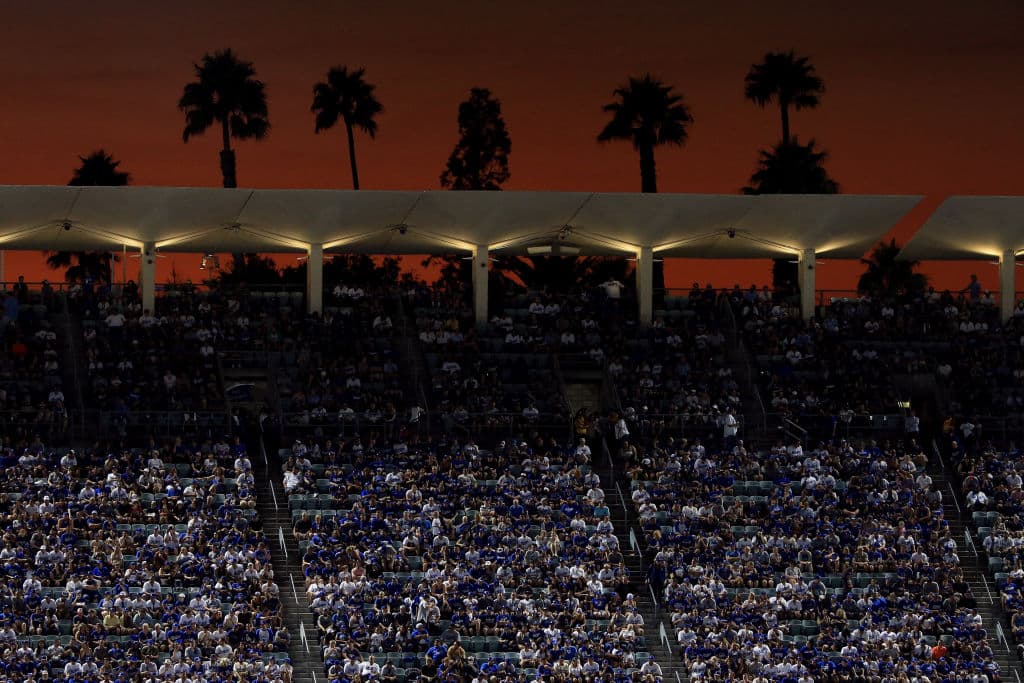 La idea de Musk es construir un túnel con una longitud de 5.7 kilómetros (3.6 millas) que lleve en su primera etapa a 1,500 aficionados a Dodger Stadium en un menos de cuatro minutos.