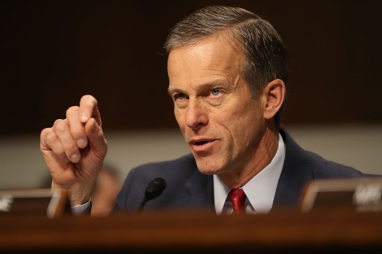 <b><a href="https://www.thune.senate.gov/public/">Thune, John, por Dakota del Sur</a></b>: 17,500 dólares.
<br>