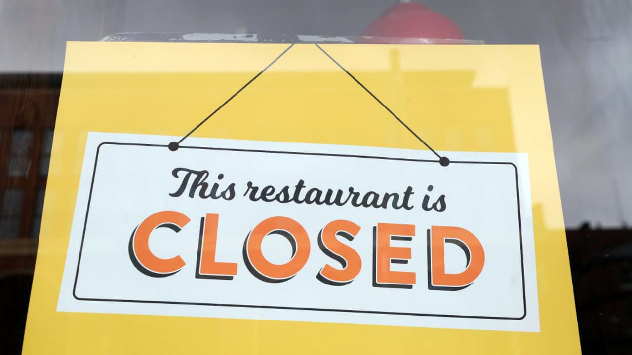 El
<b><a href="https://ides.illinois.gov/" target="_blank"> Departamento de Seguridad Laboral de Illinois (IDES</a></b>) emitió un recordatorio, que bajo la ley federal, la elegibilidad para los programas federales de seguro de desempleo provistos a través de la Ley CARES, la Ley de Asistencia Continua y la Ley del Plan de Rescate de Estados Unidos 
<b>expira el 4 de septiembre de 2021</b>.