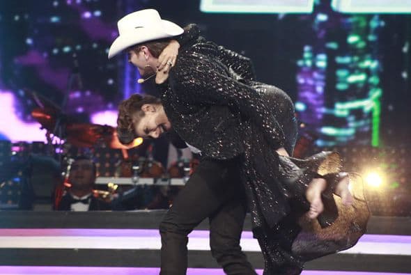 ¡Pero el Dasa se emocionó y cargó a Galilea!