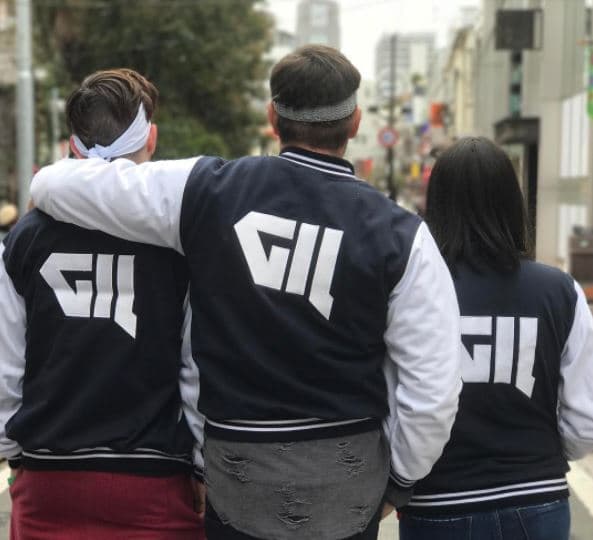 Además, Julian Gil lanzó junto a sus hijos Nicolle y Julián "La Marca Gil", una empresa de artículos de moda y cuidado personal, que han denominado “belleza con propósito”.