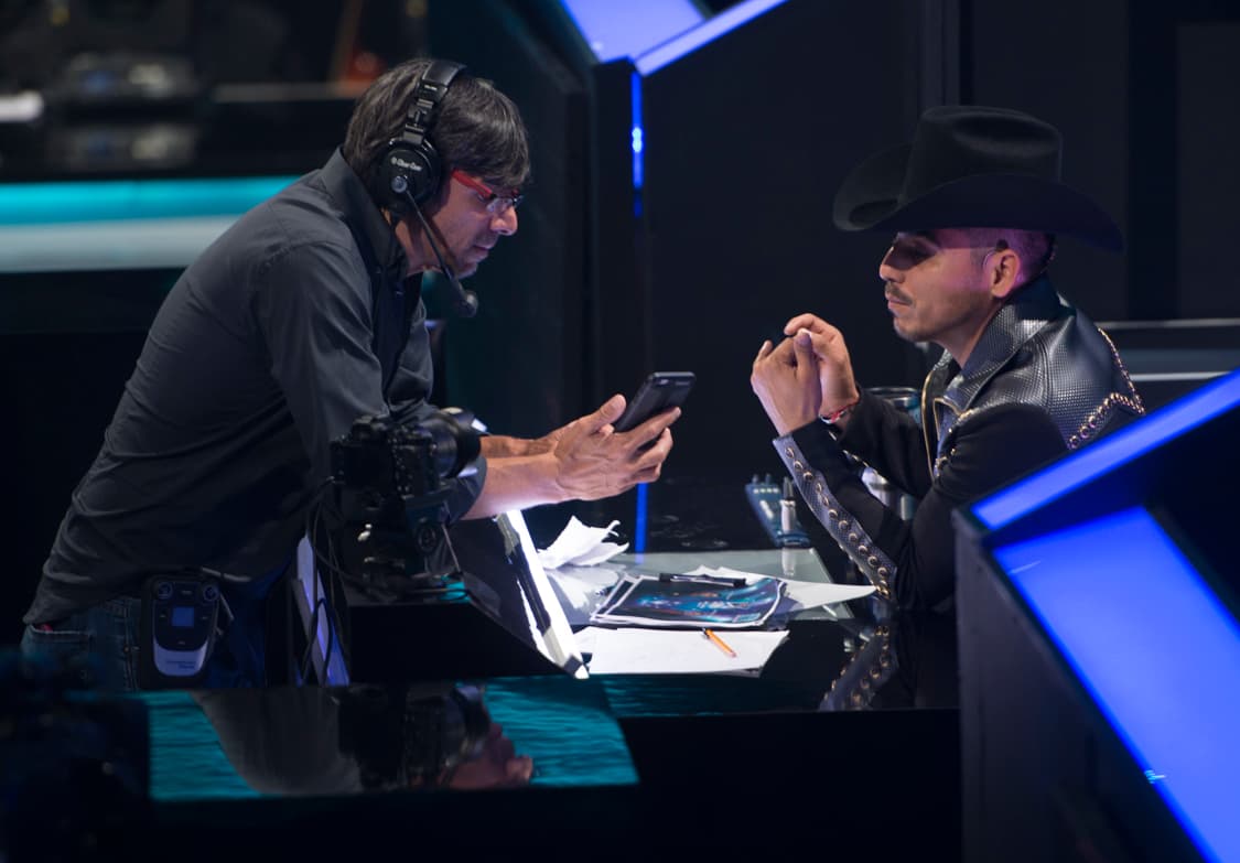 A pesar de la presión, capitanes, competidores y jueces tratan de relajarse cuando están fuera del aire, a veces se portan bien y otras tantas un poco mal, pero el chiste es pasarla bien. ¡Miren qué pasa detrás de cámaras!