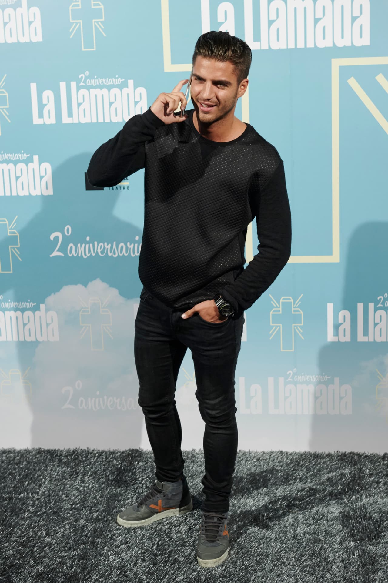 Maxi Iglesias también asistió a la celebración del segundo aniversario de la obra de teatro 'La Llamada', en abril.