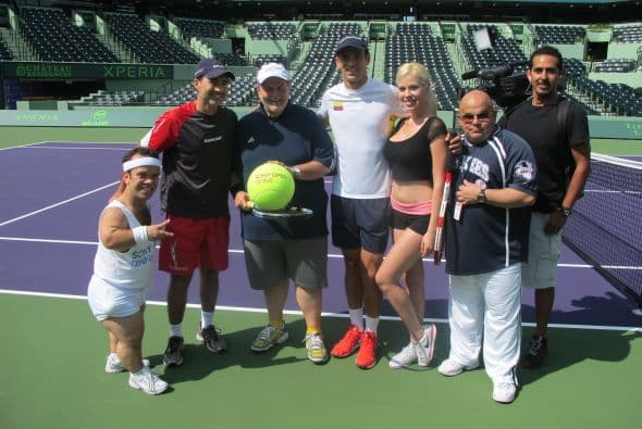 A jugar tenis con El Gordo y La Flaca