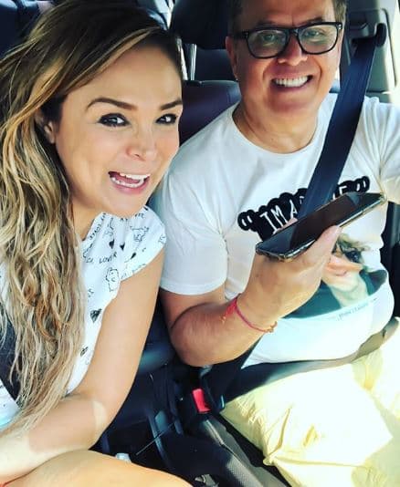 "En el momento que salí a mi me dan un programa en TV Azteca, a Brenda la invitan a trabajar en Con Sello de Mujer como coconductora, y empezamos a trabajar para la televisora y a tratar de levantar absolutamente todo, pero yo estuve en shock aproximadamente como año y medio, yo me moría de miedo por todos lados", recordó con Gustavo Adolfo Infante.
<br>