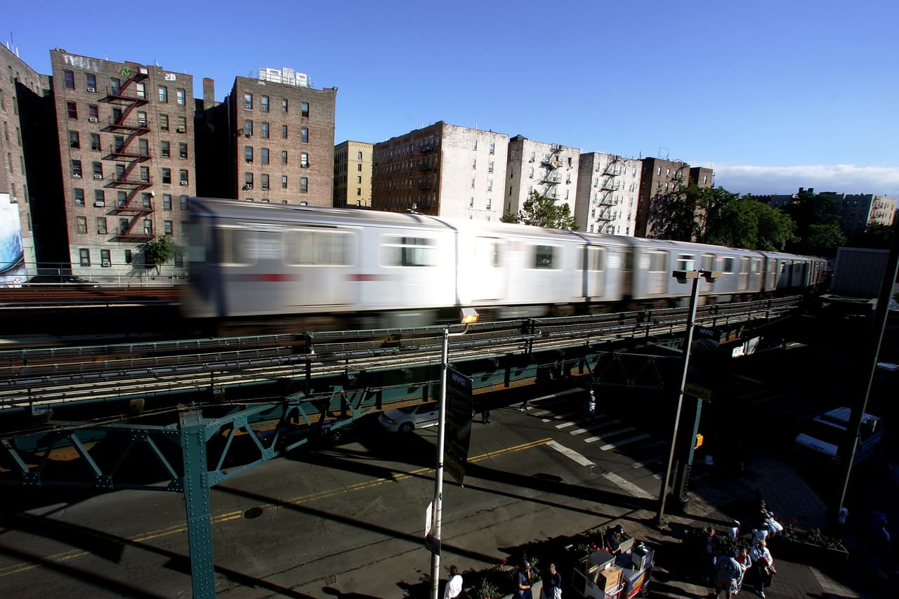 Cambios en transporte público por colapso de andén en El Bronx