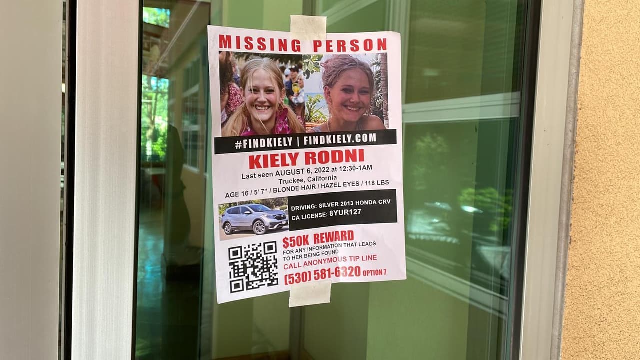 La Oficina del Sheriff del Condado de Placer inició de imediato la búsqueda, tratando el caso como un posible secuestro.