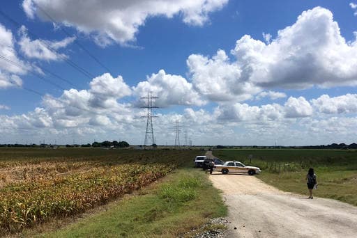 El globo, propiedad de la empresa Heart of Texas Hot Air Balloon Rides, cayó del cielo el 30 de julio de 2016 a las 7:40 de la mañana en la ciudad de Lockhart, luego de que estallara en llamas en pleno aire, según un comunicado de la Administración Federal de Aviación (FAA).