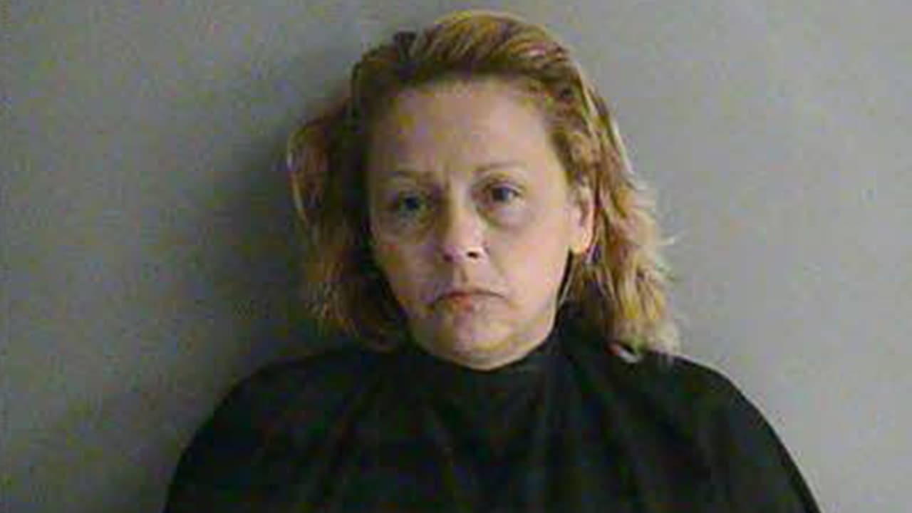 El Nissan Kick que fue detenido en el estacionamiento de un hospital, era conducido por Noelia Ann Colunga.