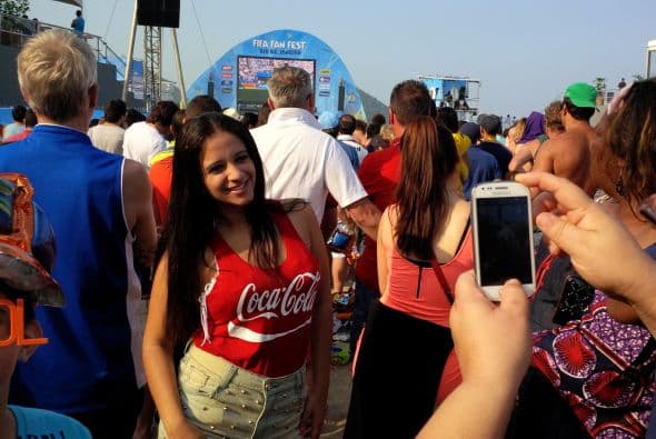 Bélgica y EEUU protagonizan el último choque de octavos de final del Mundial Brasil 2014 y sus fans se apasionan.