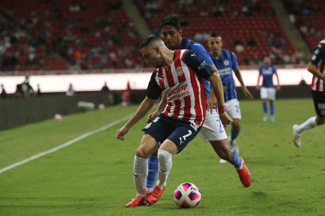 El Guadalajara rescató un empate de último minuto ante Cruz Azul que dejó ir la posibilidad de meterse entre los cuatro mejores.