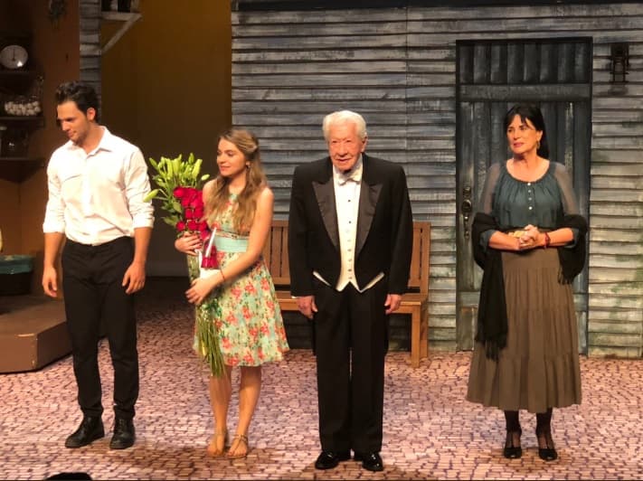 Cabe resaltar que en octubre de 2018, el primer actor Ignacio López Tarso afirmó en el programa 'Todo para la mujer' que Emmanuel Palomares y Sofía Castro, con quienes compartió créditos en la obra 'El Cartero', sostenían una relación.