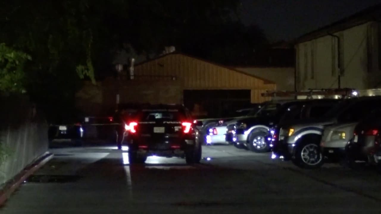 Dentro de la casa estaba una persona más en la parte de arriba, hasta el momento se desconocen los motivos del tiroteo. La investigación continúa su curso.