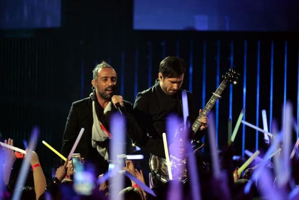 El grupo Camila llegó al escenario para deleitarnos con su nuevo sencillo "Tú decidiste dejarme".