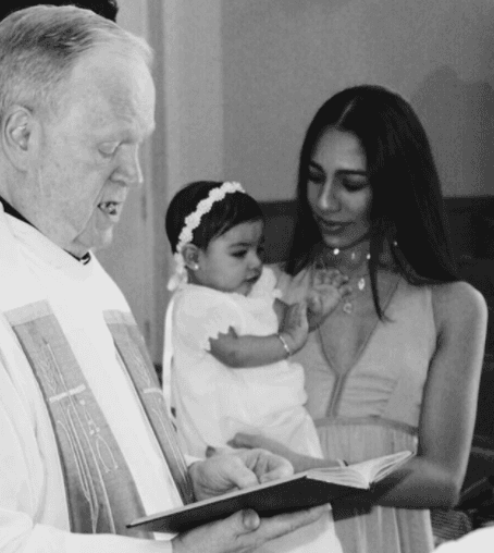 Thalía Lozada fue elegida como madrina de este angelito.