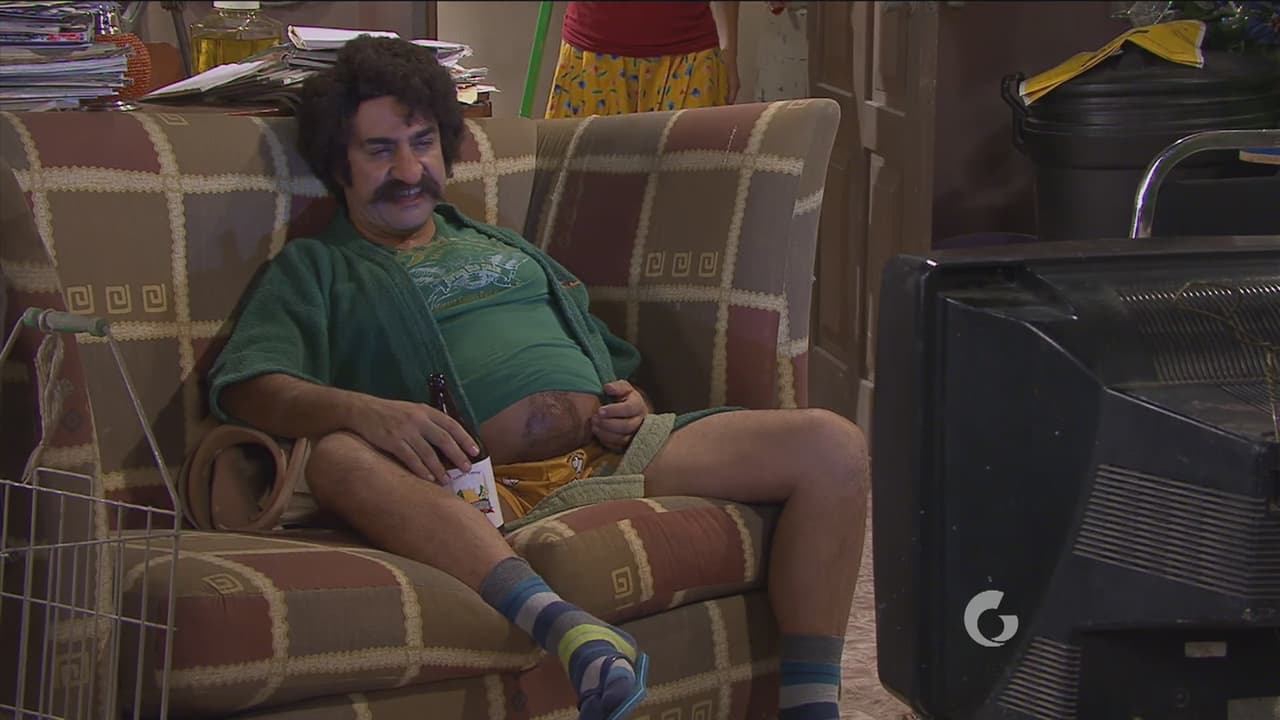 Ya que si no quieres hacer mucho esfuerzo, con un look como el del papá del 'Macaco' también podrías llamar la atención.