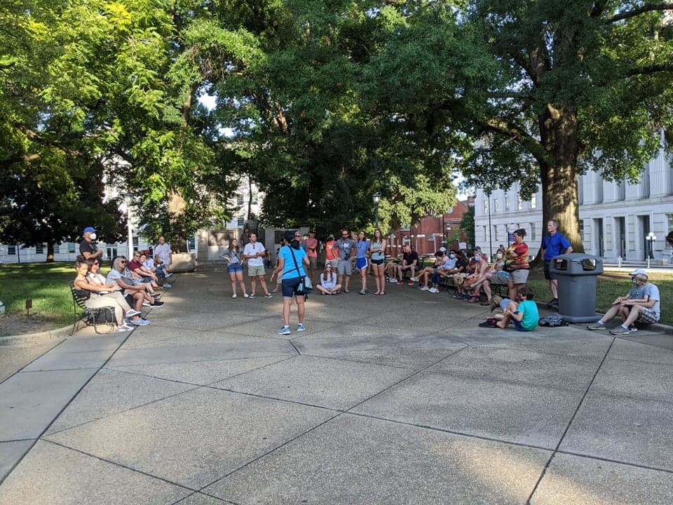 <b><a href="https://www.eventbrite.com/e/valentines-galentines-day-love-stories-broken-hearts-walking-tour-tickets-87766336475">Valentine’s/ Galentine’s Day Tour (11 y 14 de febrero)</a></b>. Ven a este divertido recorrido a pie con tu pareja o una amiga y escucha algunas entretenidas historias locales de amor verdadero y corazones rotos.