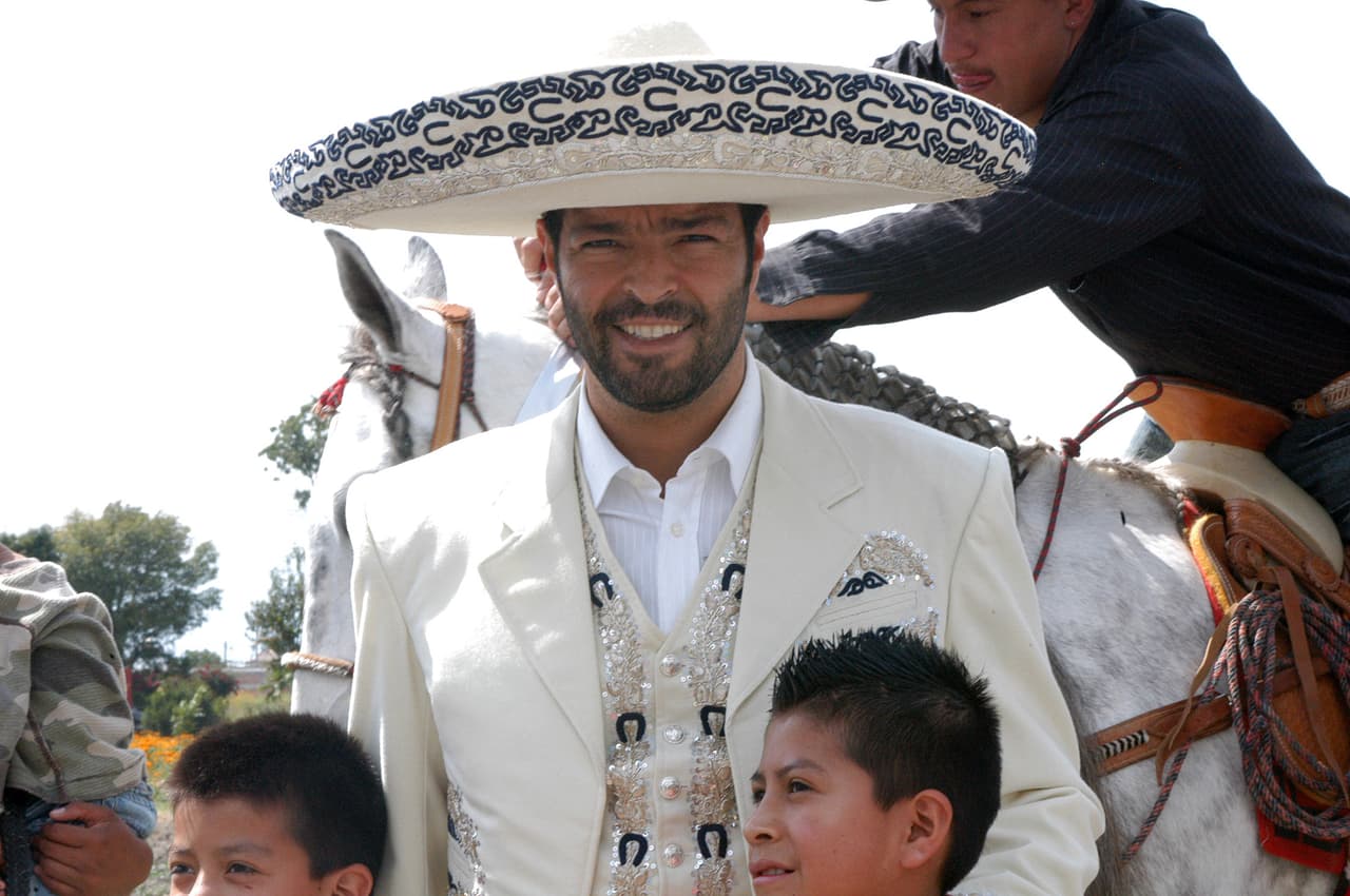 <b><a href="http://www.univision.com/temas/pablo-montero">Pablo Montero</a></b> puso a 'Fuego en la sangre' en el ojo del huracán, pues en plenas grabaciones de la novela se escapó a Miami, en donde fue detenido por posesión de drogas.