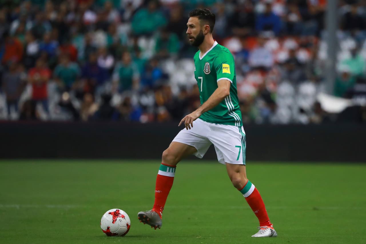 MEXICO CITY, MEXICO - MARCH 24: Miguel Layun of Mexico drives the ball during the fifth round match between Mexico and Costa Rica as part of the FIFA 2018 World Cup Qualifiers at Azteca Stadium on March 24 , 2017 in Mexico City, Mexico. (Photo by Hector Vivas/LatinContent/Getty Images)