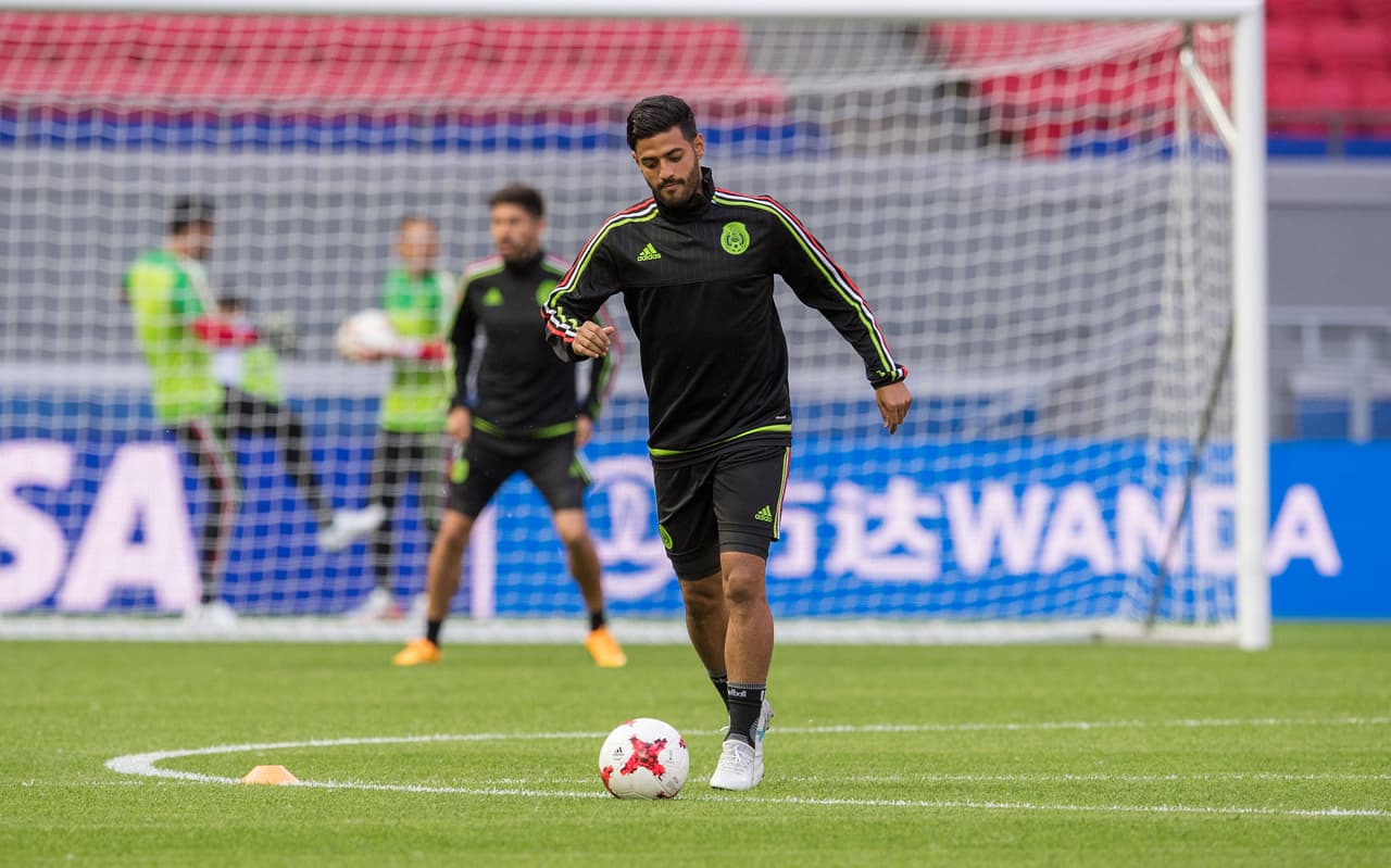 Pero no podía ser diferente con Carlos Vela, delantero de la Real Sociedad, que viene en racha con el equipo en las eliminatorias.