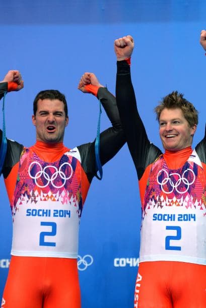 Andreas Linger, de 32 años, y Wolfgang Linger, de 31, de Austria lograron la plata en la prueba de Luge en pareja.