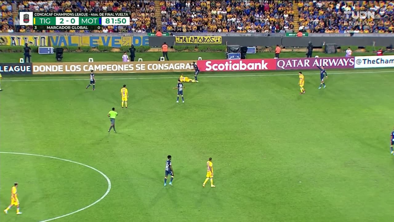 ¡TIRO ATAJADO! disparo por Nicolás Ibáñez.