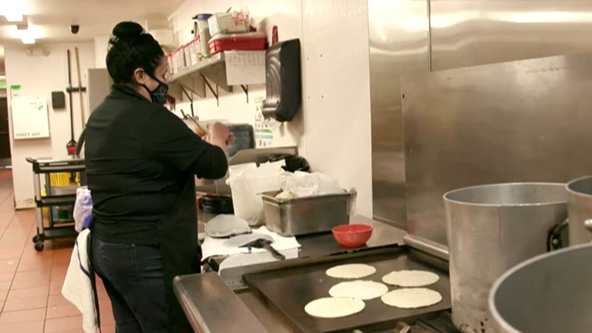 Restaurantes aumentan los precios de sus menús ante inflación y alto costo de la gasolina