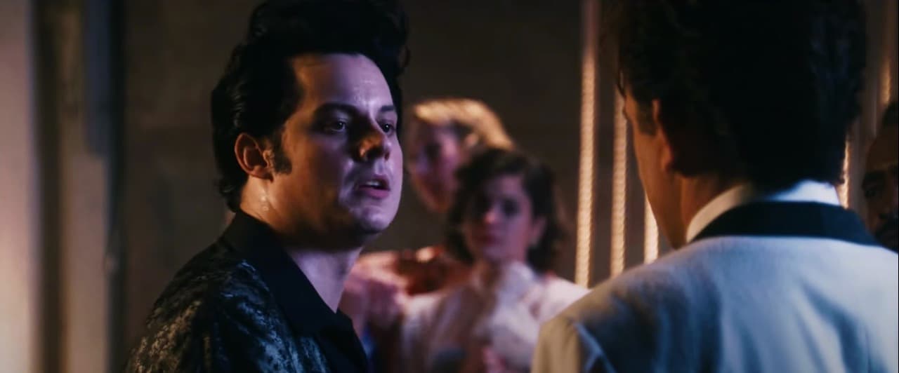 <b>Jack White </b>
<br>Tuvo un cameo en la película ‘Walk Hard: The Dewey Cox Story’, en donde interpretó a Elvis Presley como un músico que trataba mal al protagonista John C. Reilly.