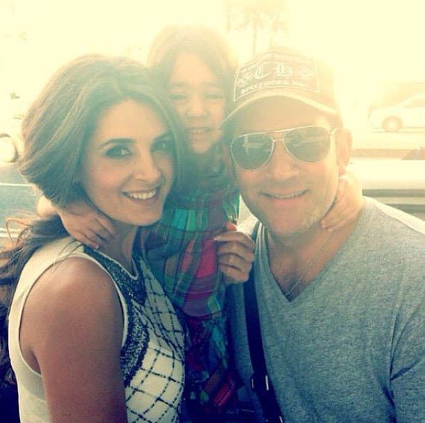 Por ser la más chica, ella acompaña a sus padres a todos lados, en especial a los viajes de trabajo.