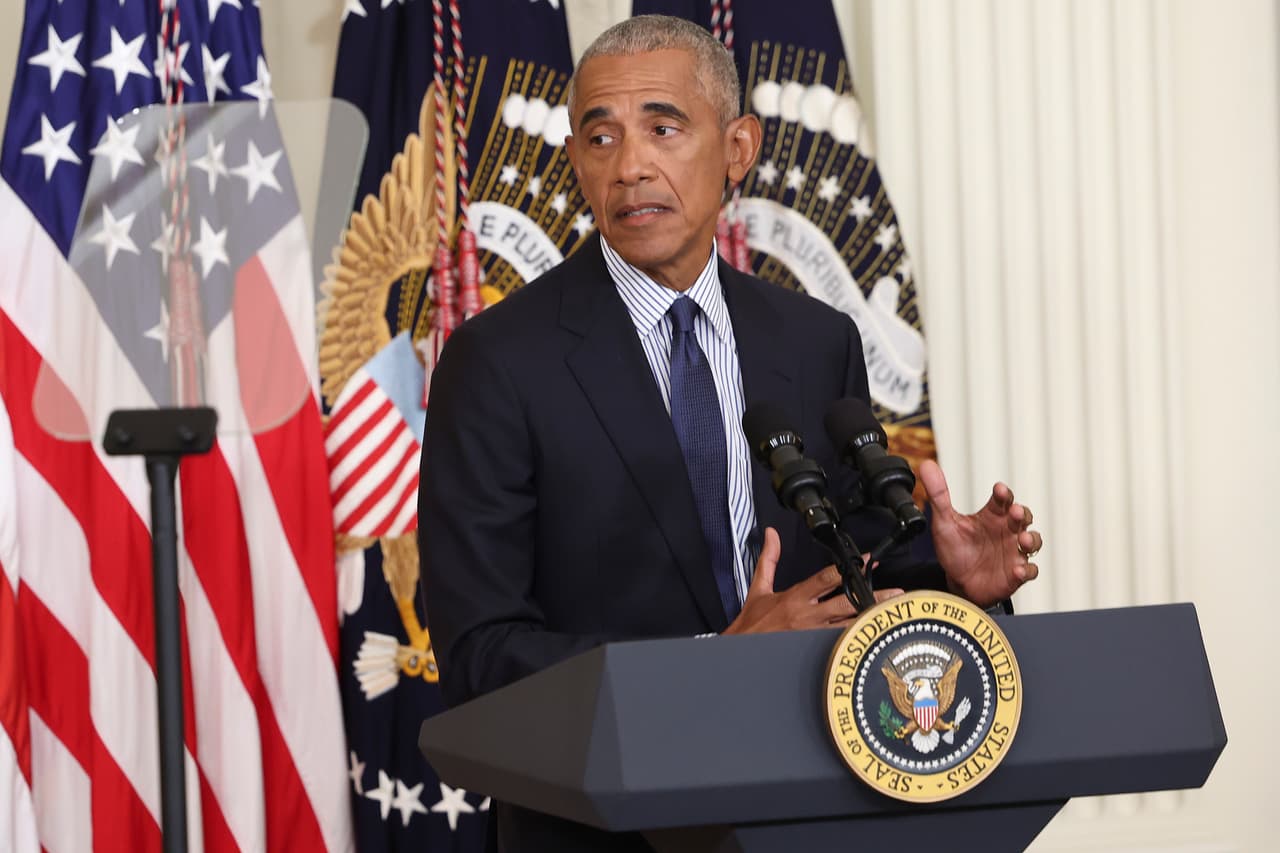 "Hay quienes dicen que si buscas un amigo en Washington, que te tienes que comprar un perro", bromeó Obama. 
<b>"Tuve la suerte de tener dos perros. Pero más suerte tuve de contar... con la amistad de la familia Biden", dijo Obama, comentario que fue ovacionado y aplaudido. </b>