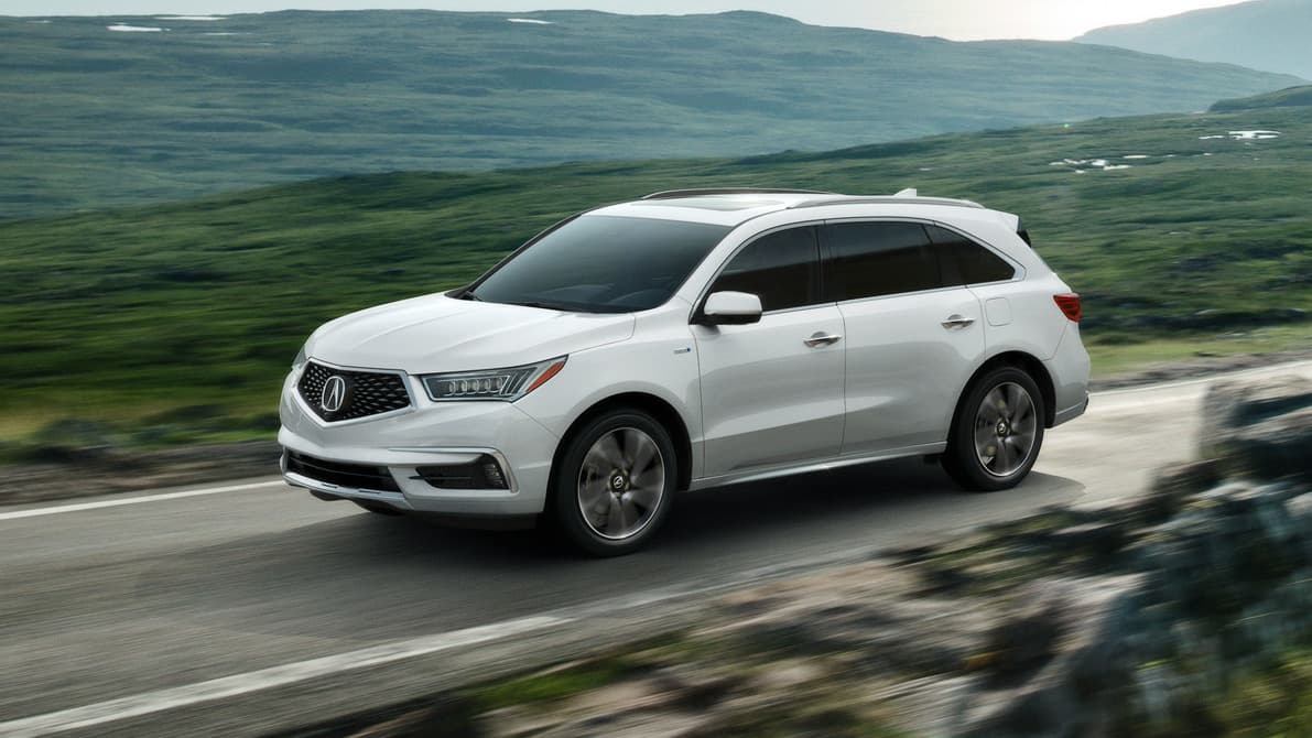 <b>Camionetas medianas de lujo</b>: La
<b><a href="http://www.univision.com/noticias/auto-show-de-nueva-york/nueva-york-2016-acura-actualiza-la-mdx-y-ofrece-una-version-hibrida" target="_blank">Acura MDX</a></b> es una de las camionetas pioneras en sistemas de prevención activa de accidentes por lo que no nos extraña verla entre los ganadores del premio ‘Selección Tope de Seguridad Plus’ del IIHS para 2017.