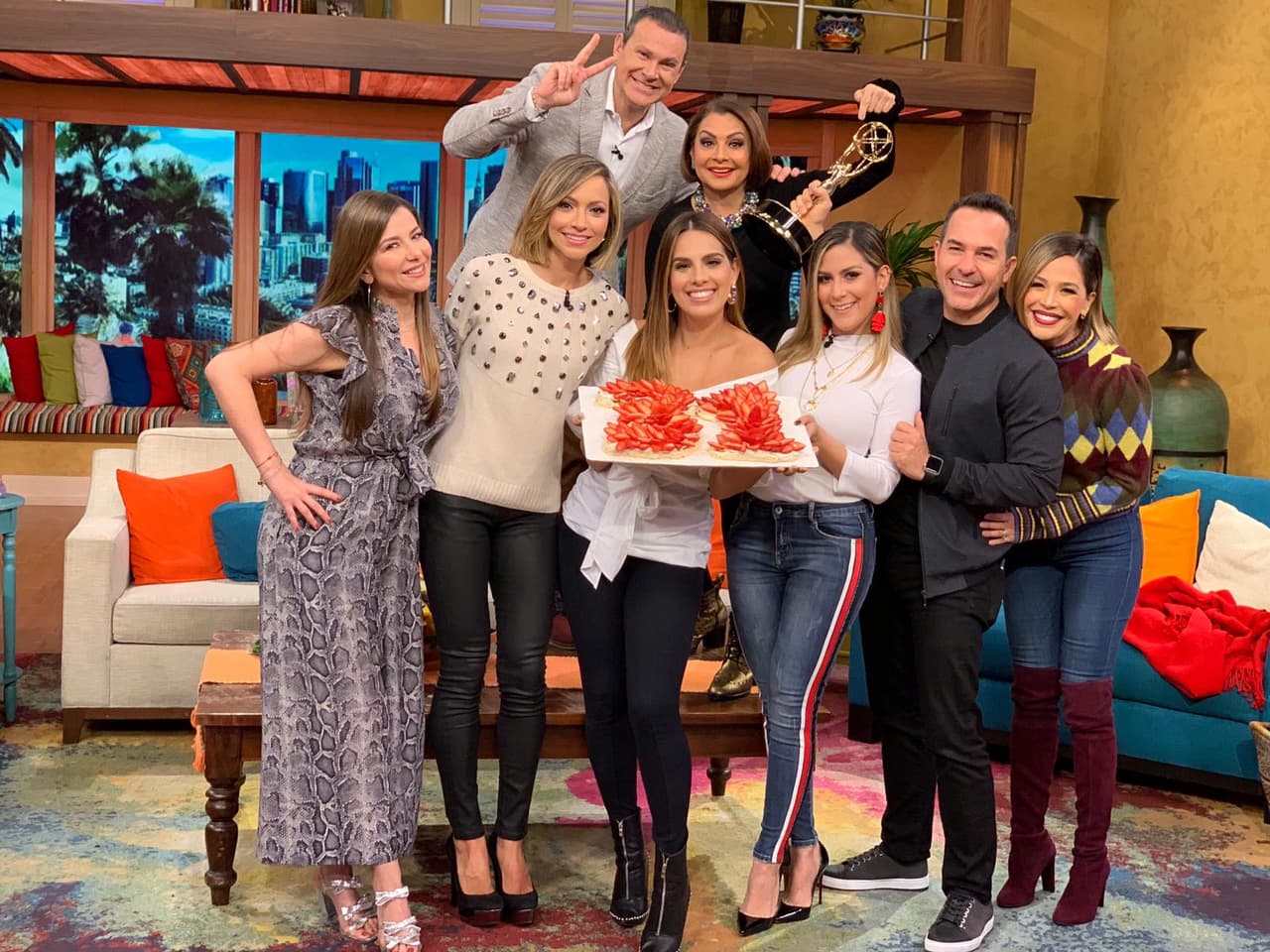 En en ámbito profesional, Andrea contó que le gustaría "continuar creciendo laboralmente dentro de mi familia de Despierta America y como periodista. También seguir con mis labores dentro de los restaurantes de mi familia, Poke 305".