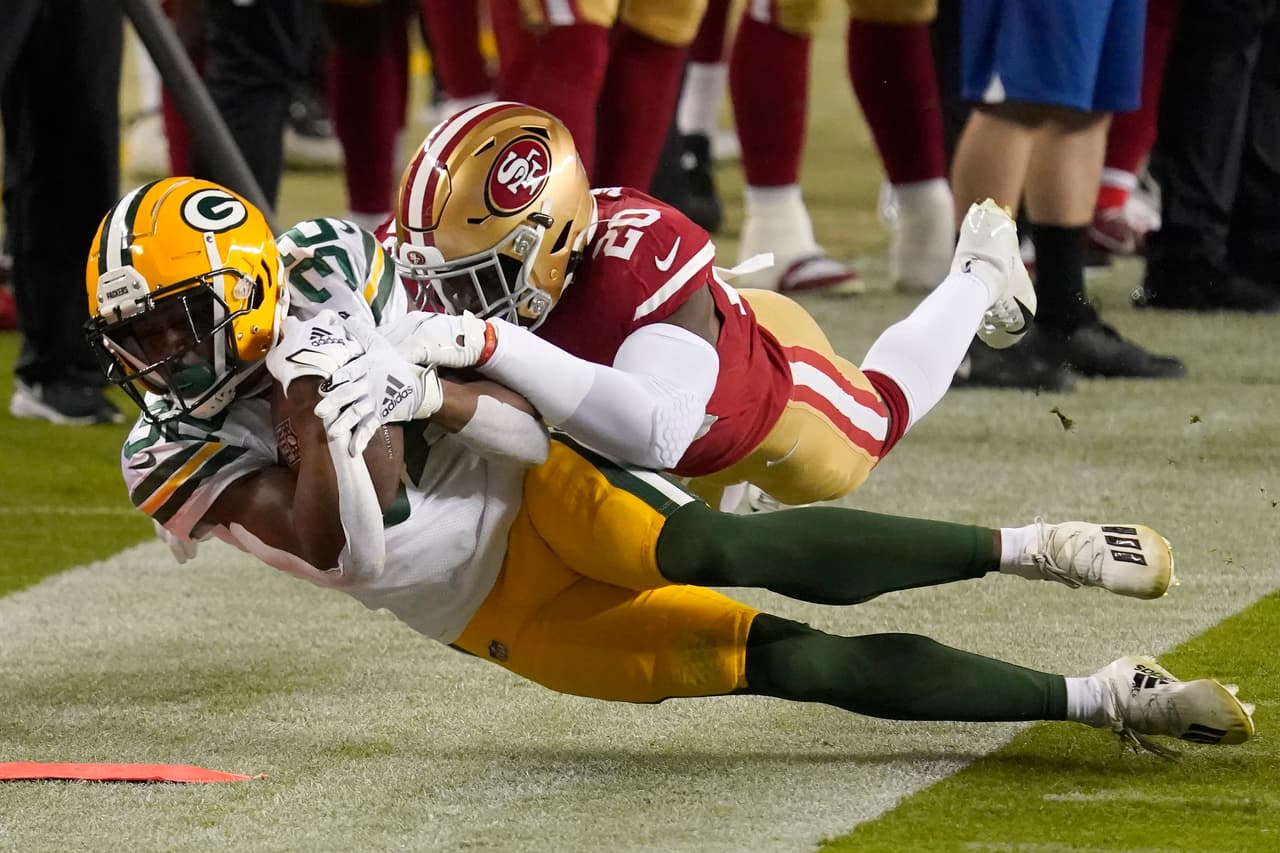 Aaron Rodgers tiene una gran noche y con cuatro pases de anotación sin intercepción, los Green Bay Packers vencen 34-17 a los San Francisco 49'ers.
