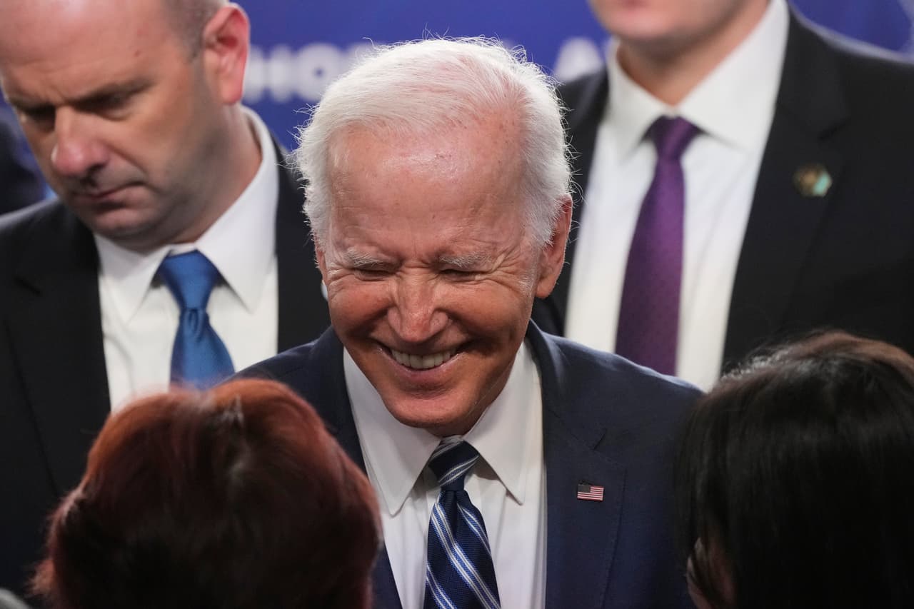 El mandatario debió enfrentar las críticas por no haber acudido a la frontera.