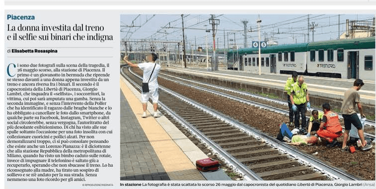 Un joven se hace una selfie con una mujer arrollada por un tren y las redes responden con ira