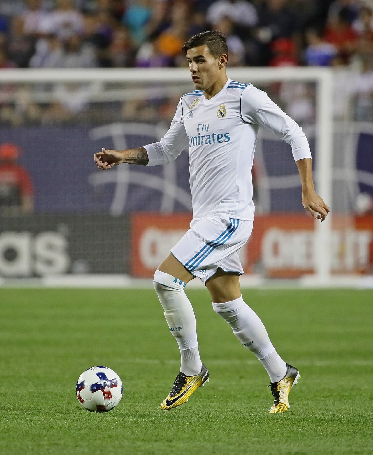 Sin embargo, apareció el Real Madrid que pagó su cláusula y se quedó con sus servicios desde la presente temporada, aunque ha jugado muy poco.