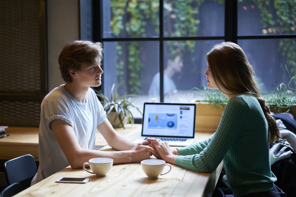 <b>Sagitario</b> ¡tiempo de alegrías! La elongación de Mercurio conmociona tu ser interno y te encuentras frente a situaciones nuevas, inclusive una relación que empieza a materializarse, cuando esa persona llegue a tu lado escúchala, tiene algo importante que decirte.
<br>