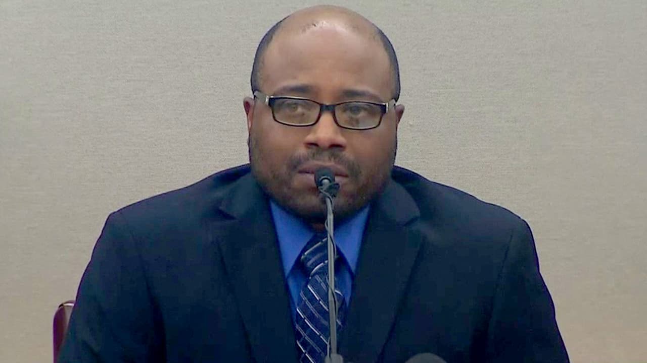 Expolicía es sentenciado a 10 años de cárcel por matar a adolescente hispano de 16 años de edad