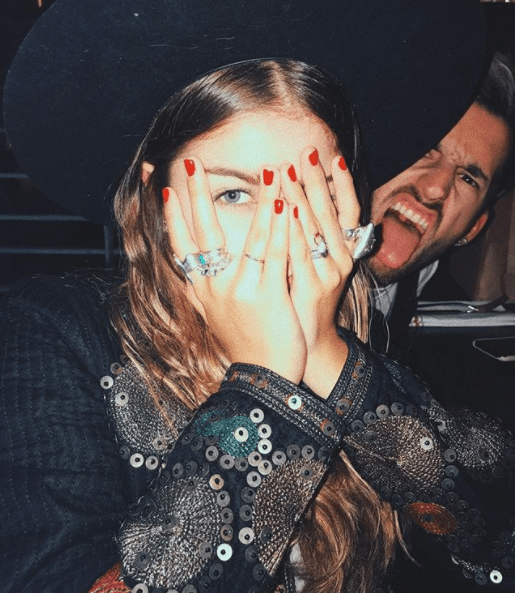 Durante su romance, Ricky y Sofía documentaron sus aventuras en las redes sociales. Las fotografías fueron de simpáticas 'selfies', a cenas románticas, pasando por momentos en los que compartieron "tantas sonrisas y carcajadas" y, sobre todo, música.