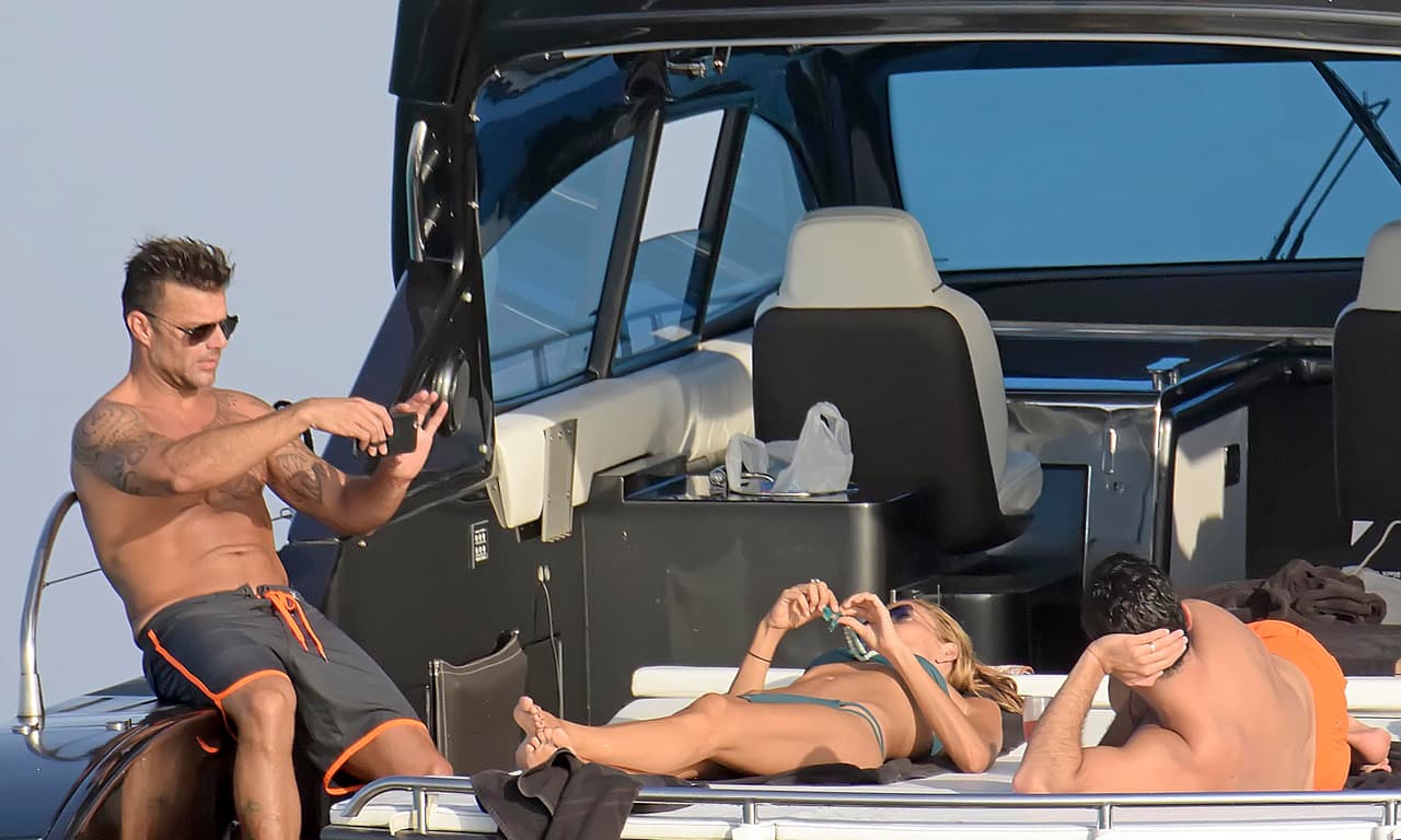 Ricky le sacó unas sexys fotos a su galán.