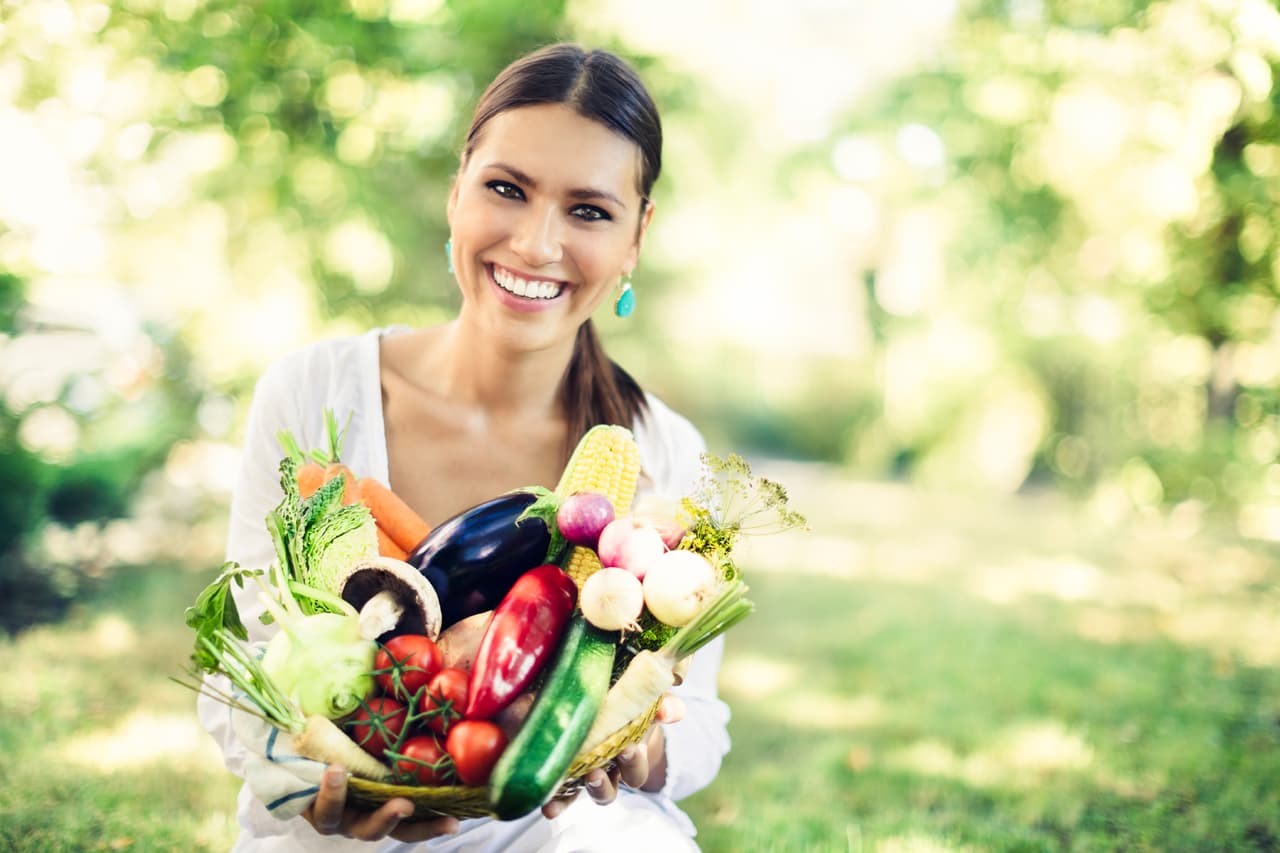 Vida Sana. Además de una vida activa, debes mantener una vida sana. Una alimentación adecuada y un buen descanso, aportan la energía necesaria para desarrollar cualquier actividad, señaló Marenzi.