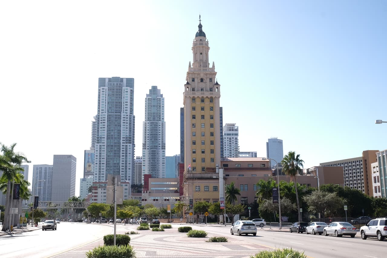 Los interesados en recibir este auxilio deben firmar un juramento en el que garantizarán que viven en Miami y que han sufrido los efectos económicos de las crisis del coronavirus.
<br>