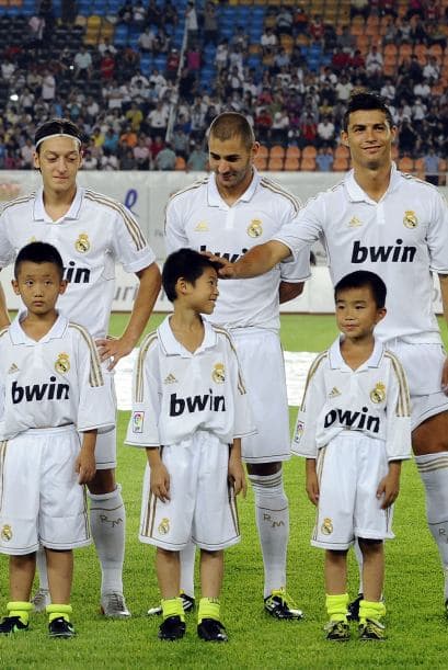 Siempre que tiene un niño cerca a él le brota la inocencia que aún tiene.